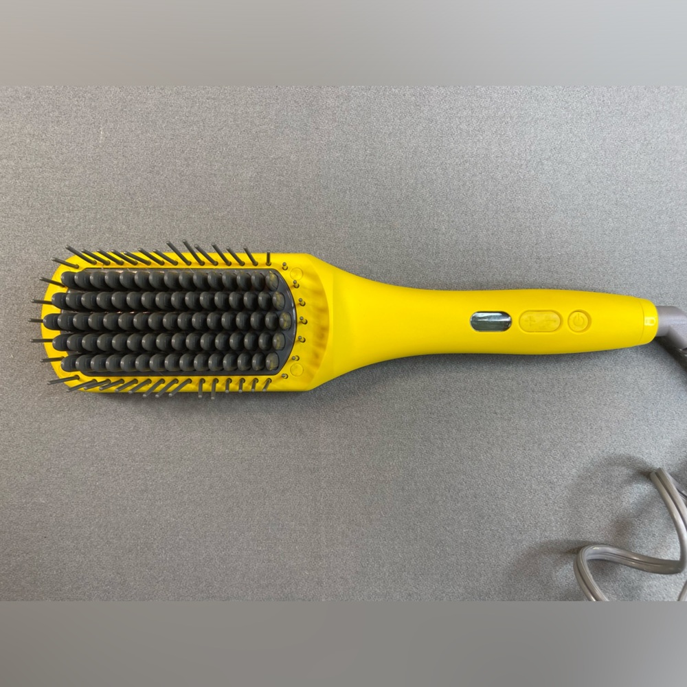 Drybar the Brush Crush Heated Straightening Brush